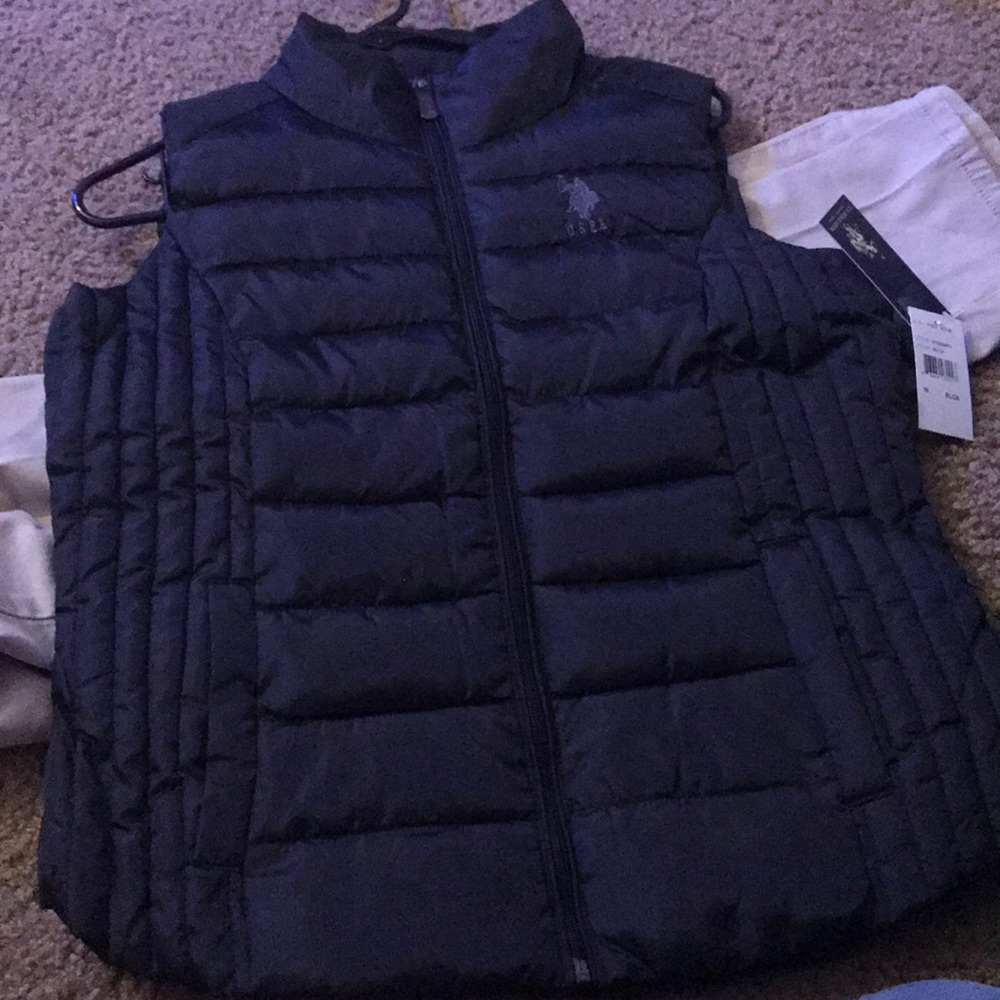 I’m selling a black vest